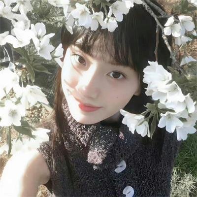 三个摩登女性