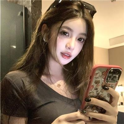 关于莉莉周的一切